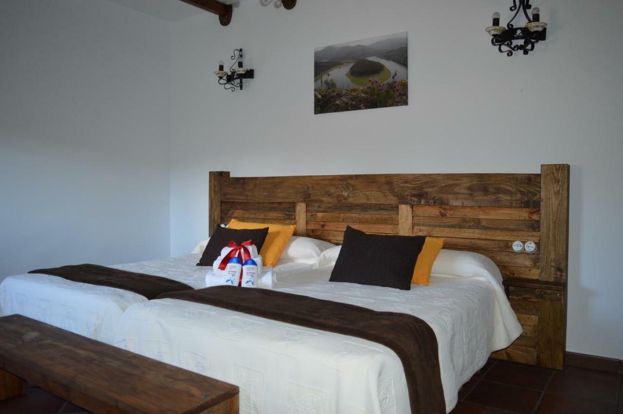 Las Estrebedes Casa Rural Guest House Caminomorisco ภายนอก รูปภาพ