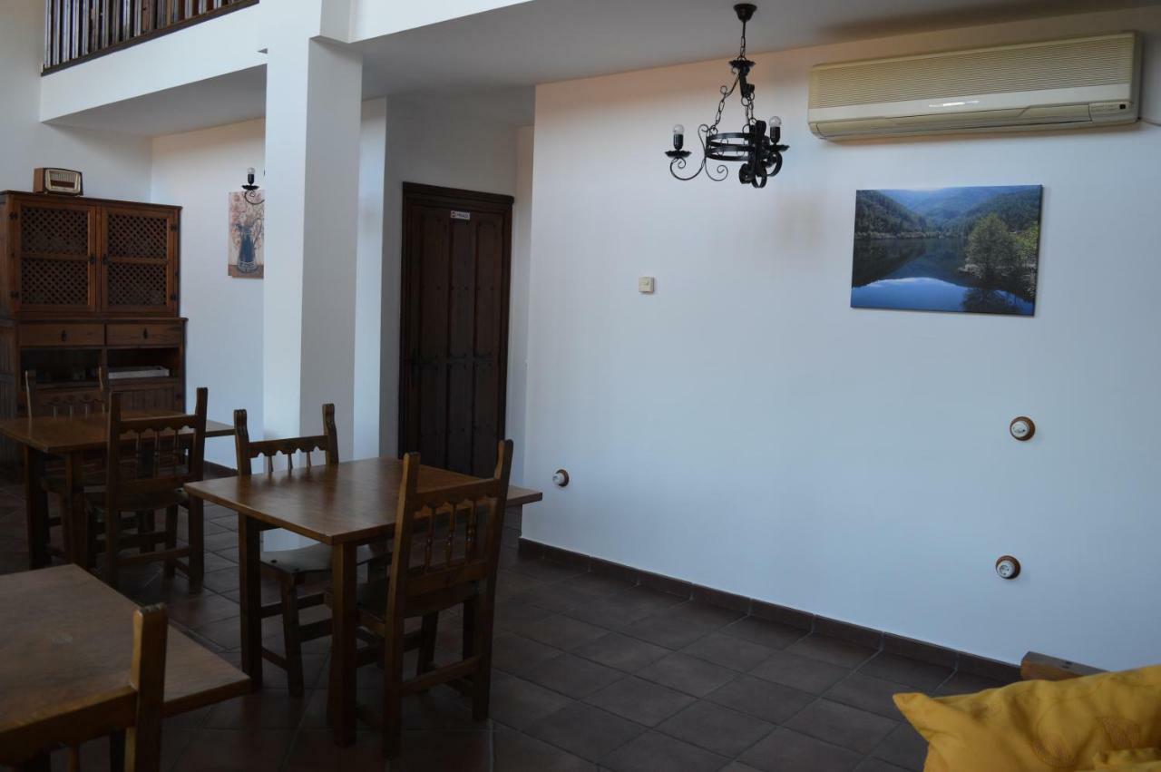 Las Estrebedes Casa Rural Guest House Caminomorisco ภายนอก รูปภาพ