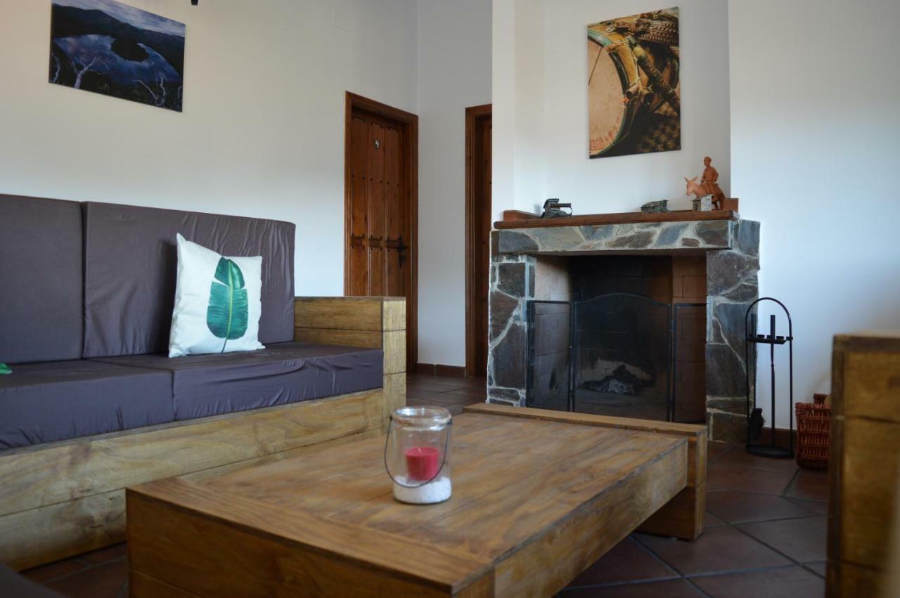 Las Estrebedes Casa Rural Guest House Caminomorisco ภายนอก รูปภาพ