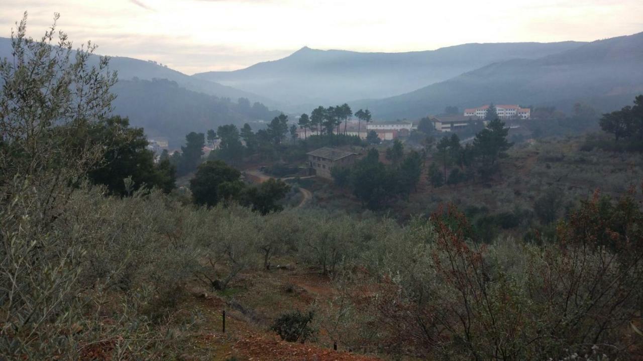 Las Estrebedes Casa Rural Guest House Caminomorisco ภายนอก รูปภาพ